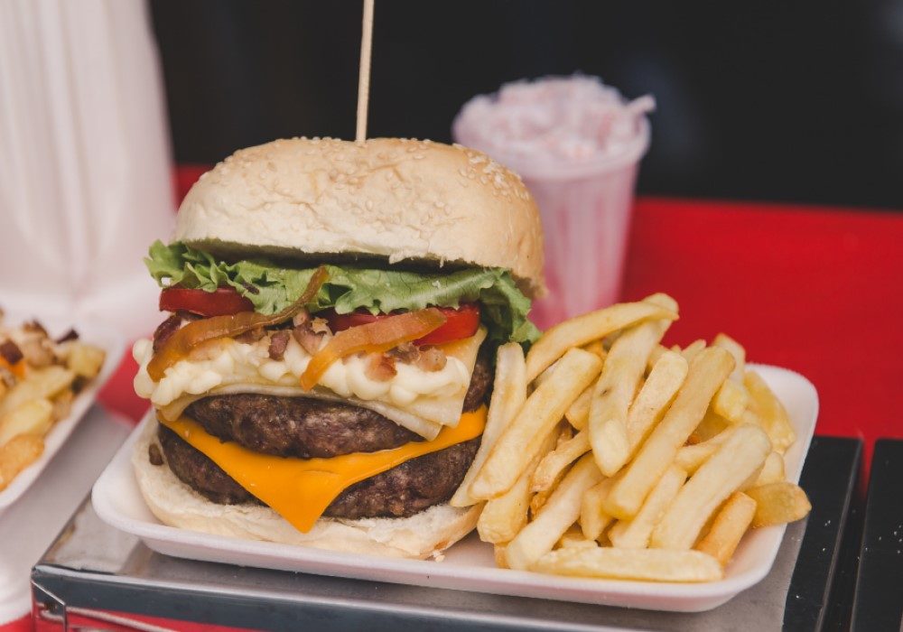 festival hamburguer, batata frita e milk shake