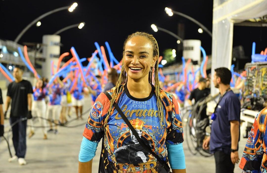 Cantora Luciana Mello presta homenagem ao pai Jair Rodrigues