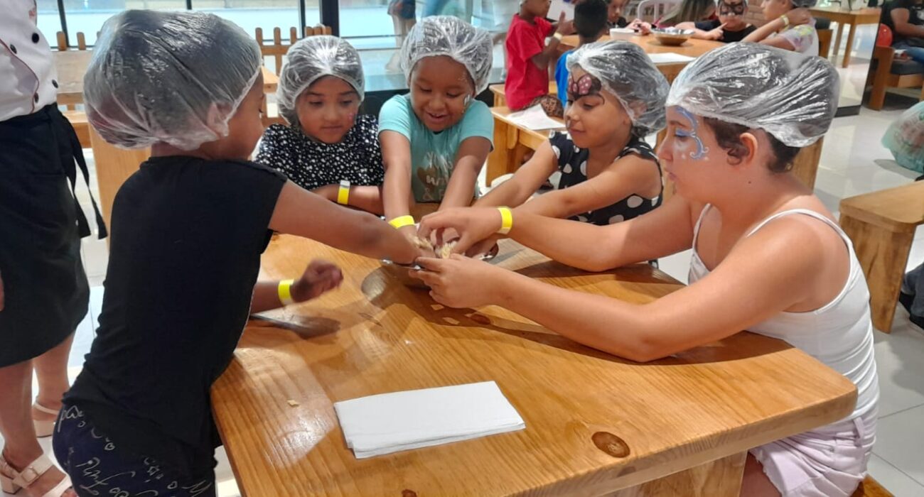 Cantareira Norte Shopping promove programação gratuita de férias com oficinas culinárias e brincadeiras