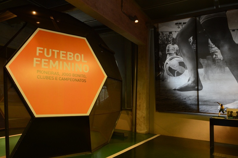 Sala Dança do Futebol - Filme sobre futebol feminino chamado Pioneiras, Jogo Bonito, Clubes e Campeonatos Foto_ Divulgação.Museu do Futebol