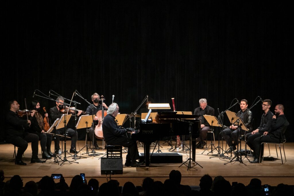 Teatro Gazeta recebe João Carlos Martins e Bachiana este mês