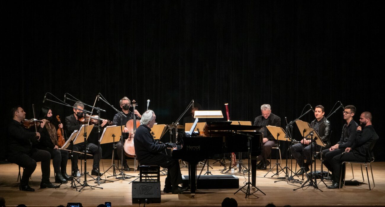 Teatro Gazeta recebe João Carlos Martins e Bachiana este mês